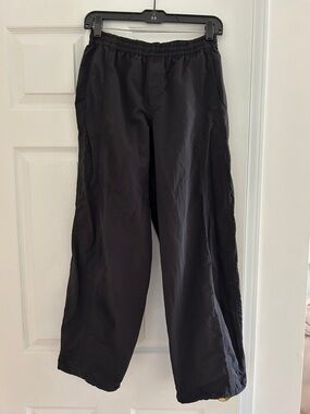 Women's Uniqlo Black Elastic-Waist Nylon Parachute Pants
